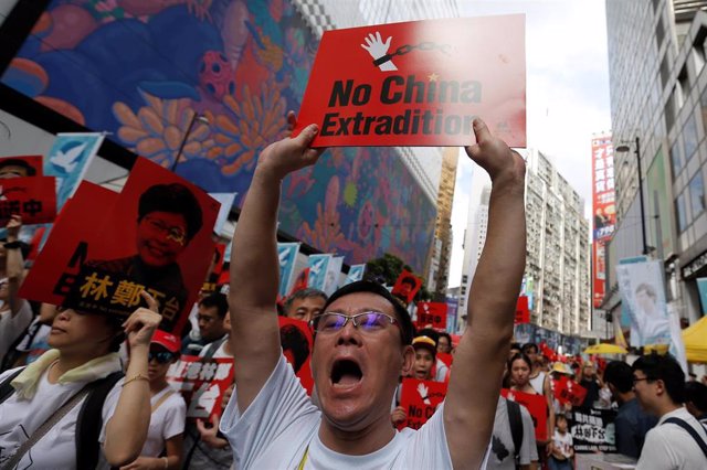 China.- Hong Kong asegura que seguirá adelante con la ley de extradición a pesar de las multitudinarias protestas