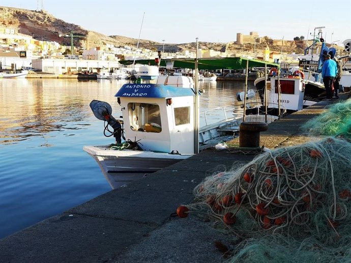 Atraques del puerto pesquero de Almería