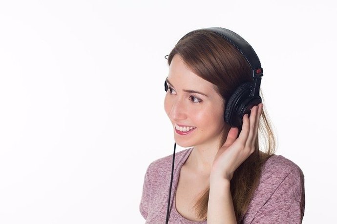 Escuchar música alivia el dolor y otros síntomas en pacientes con cáncer de mama