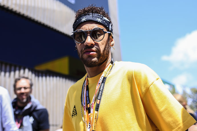 Un abogado de la mujer que acusa a Neymar de violación deja el caso por considerar el relato falso