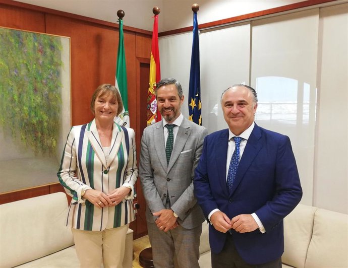 La Junta adjudica a CaixaBank la gestión del 73% de los pagos de Tesorería, incluido el pago de las nóminas