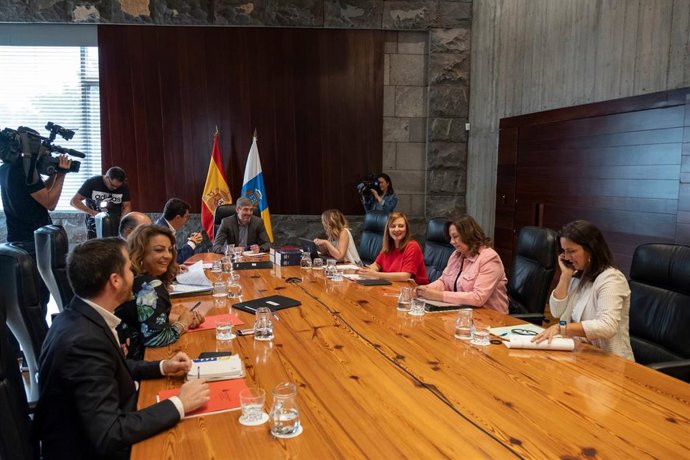 Consejo.- Canarias aprueba una nueva etiqueca que ayudará a diferenciar el tabaco legal del ilícito