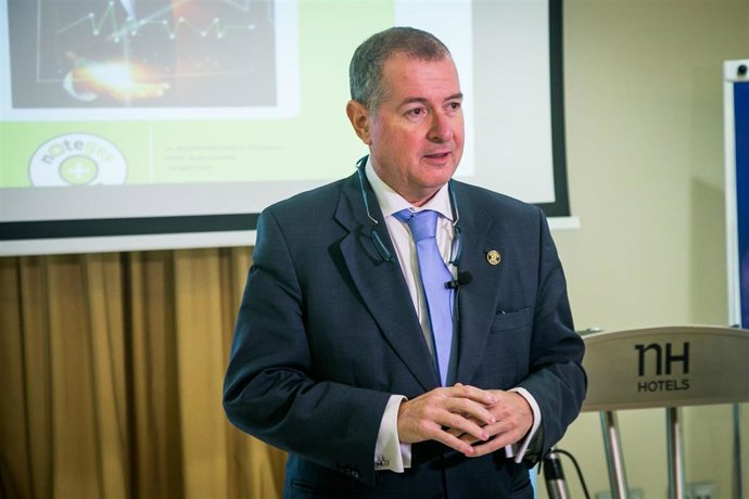 El presidente del Club Noteges, Jose Luis Jimeno, en rueda de prensa