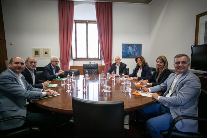 Reunión de trabajo entre el Comité Autonómico de Cs y el del PSOE-A para la negociación de pactos.