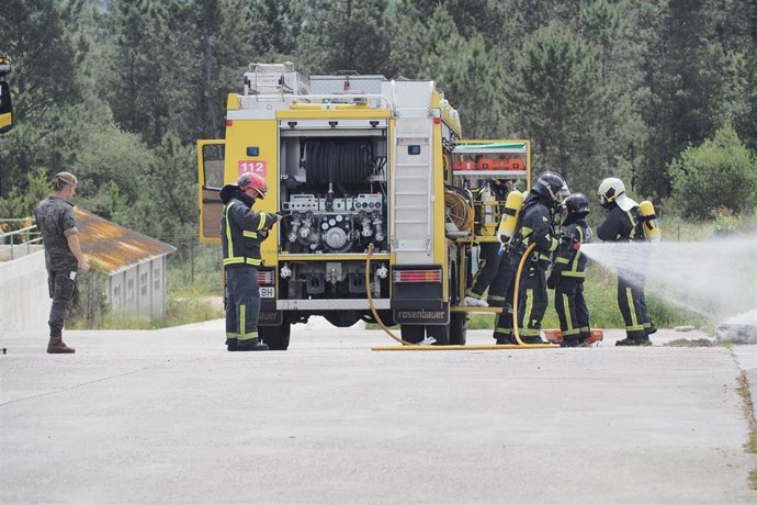Simulacro de incendio en el Acuartelamiento Cabo Noval