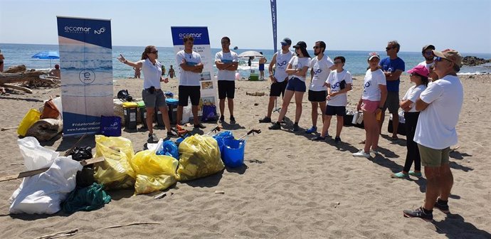 Málaga.- Ecomar y Quirónsalud recogen 120,70 kilos de residuos en Málaga