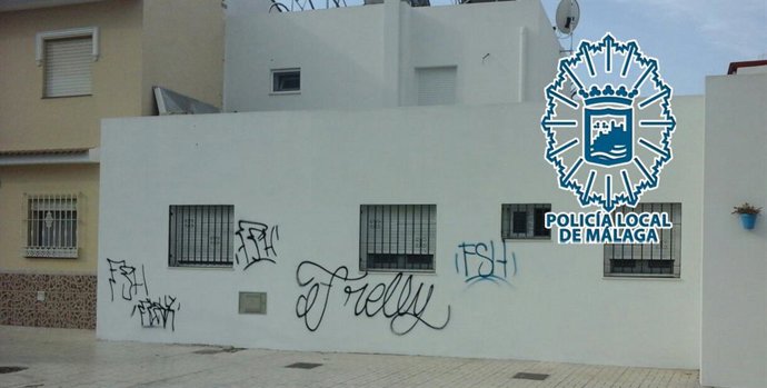 Málaga.- Sucesos.- Detenido un joven por realizar pintadas vandálicas en vehículos, fachadas y mobiliario de El Palo
