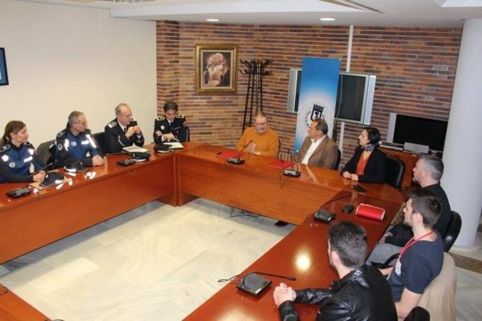 La Policía Municipal firma acuerdos con asociaciones como StopHATERS, RAIS o Secretariado Gitano