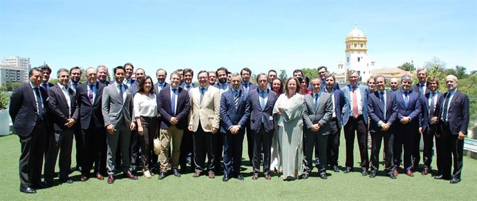 Bravo traslada a la Asociación de Empresarios del Sur de España las oportunidades en renovables, minería y química