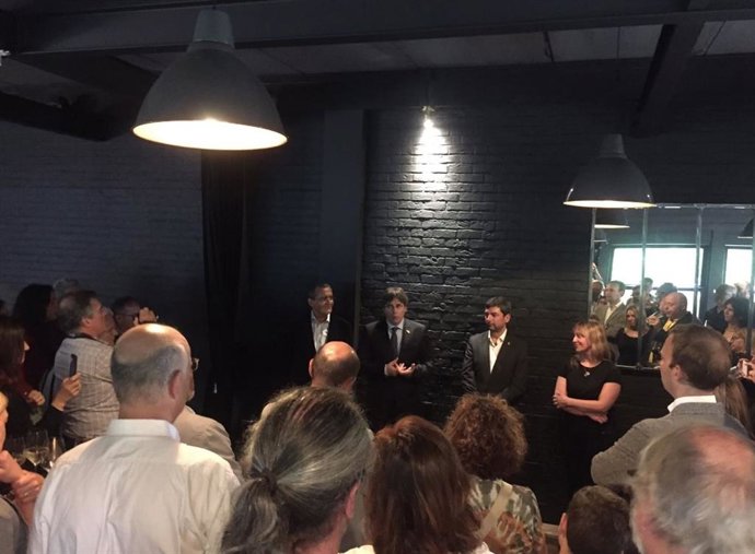 Representantes de Eines de País se reúnen con Puigdemont en Waterloo (Bélgica)