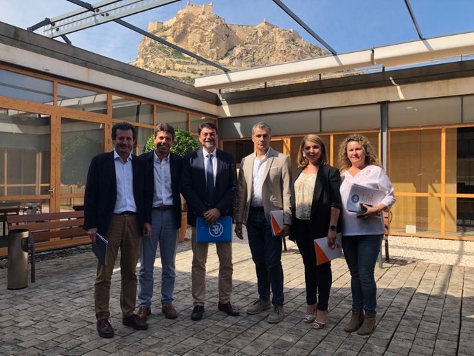 Alicante.- PP y Cs logran un "entendimiento" en su primera reunión y Barcala insiste en que Vox "no es necesario"