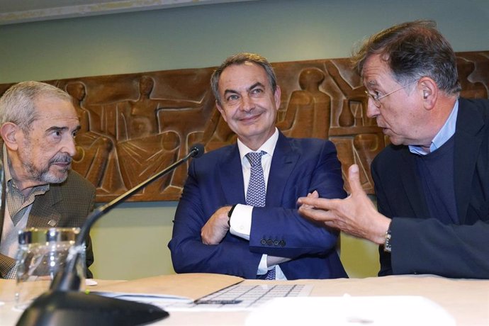 Zapatero cree que habrá un gobierno presidido por Sánchez "sí o sí" y no contempla una repetición electoral