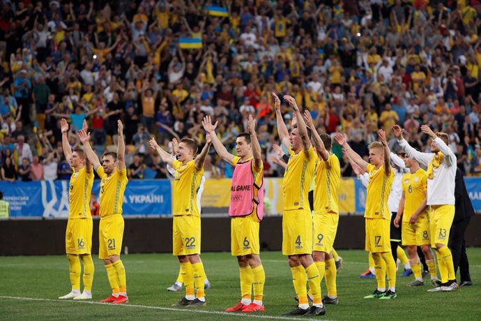 Fútbol/Eurocopa.- (Grupo B) Ucrania arrasa a Serbia y consolida el primer puesto