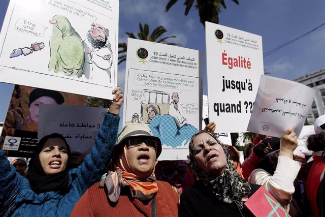 Mujeres durante una marcha por el Día Internacional de la MUjer en Rabat