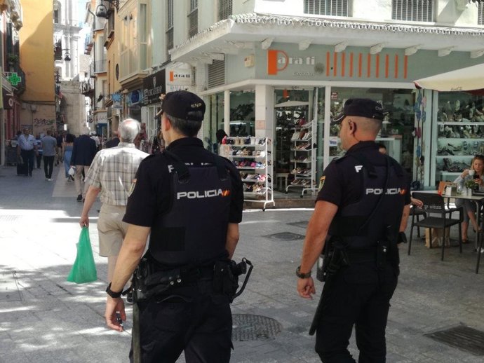 Málaga.- Sucesos.- Detenido por participar en el robo a un traficante, al que además esposaron y golpearon