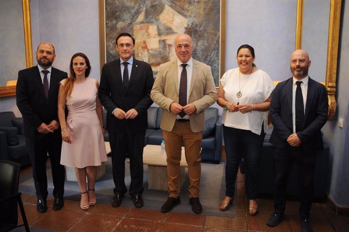 CórdobaÚnica.- Diputación y UCO fortalecen sus líneas de colaboración gracias a la firma de ocho convenios