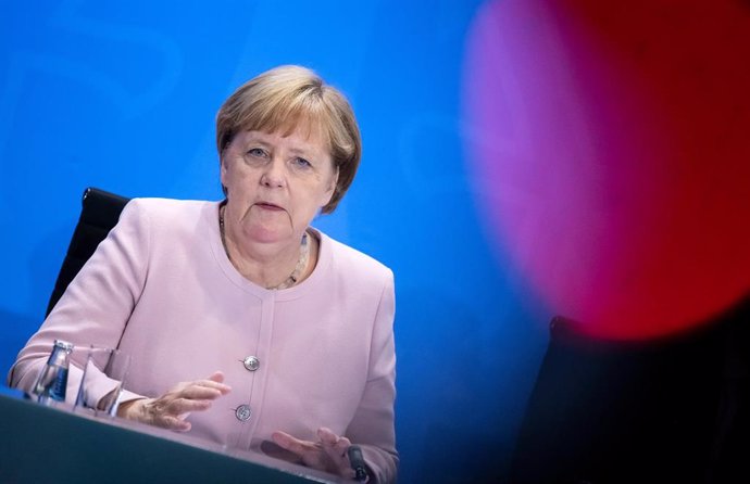 German Chancellor Merkel meets heads of federal states in Berlin