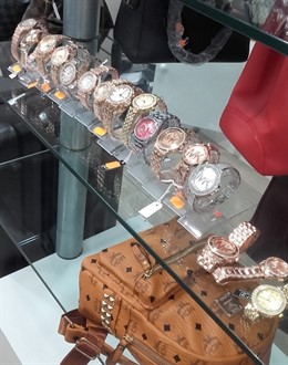 Sucesos.- Investigan a doce personas por falsificar más de 2.100 objetos en once comercios de Mallorca