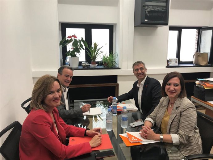 Zaragoza.- Cs subraya que el PP tiene preferencia en el Ayuntamiento, pero explora al PSOE porque "hay posibilidad"