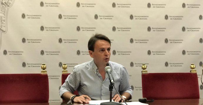 Granada.- El PP acusa a Cuenca de "asentar a su personal de confianza" en el Ayuntamiento porque "sabe que se va"