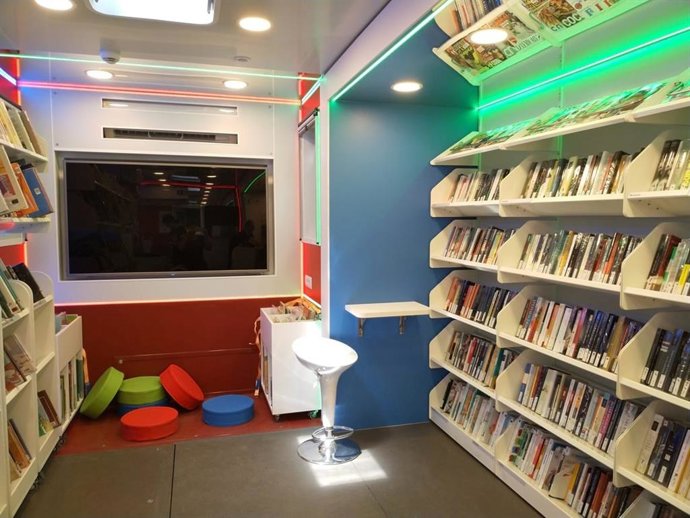 La Diputación de Barcelona renueva un bibliobús que da servicio en diez municipios
