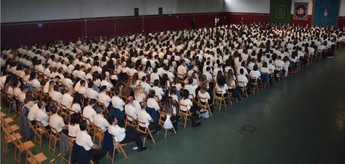 Interior entrega los diplomas de los 832 nuevos funcionarios de prisiones y anuncia otros 900 en 2019