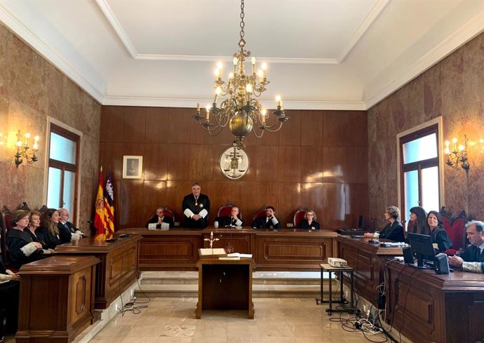 Balears compta amb dues noves fiscals que han jurat el seu crrec en un acte celebrat en el TSJIB