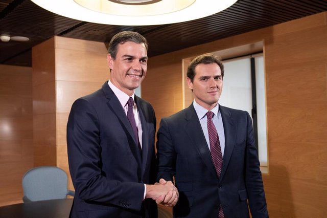 Pedro Sánchez se reúne con el presidente de Ciudadanos, Albert Rivera