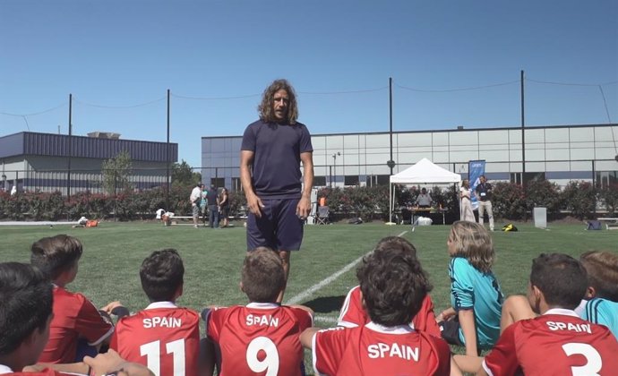 Fútbol.- Carles Puyol, embajador de la Danone Nations Cup: "Estoy encantado de ayudar a unir niños a través del fútbol"