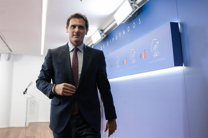 Pedro Sánchez se reúne con el presidente de Ciudadanos, Albert Rivera