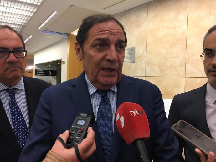 Sáez Aguado cree que tras las plataformas por la sanidad pública subyace el respaldo a partidos políticos concretos