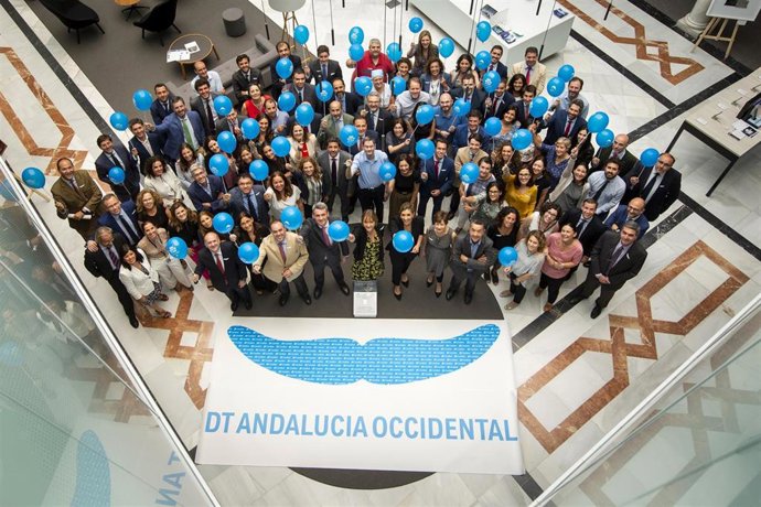 Sevilla.- Torre Sevilla acoge la fase final de una campaña de recogida solidaria de leche para niños desfavorecidos