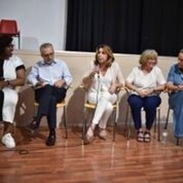 Susana Díaz destaca la importancia de la red de asociaciones feministas para luchar contra la violencia machista
