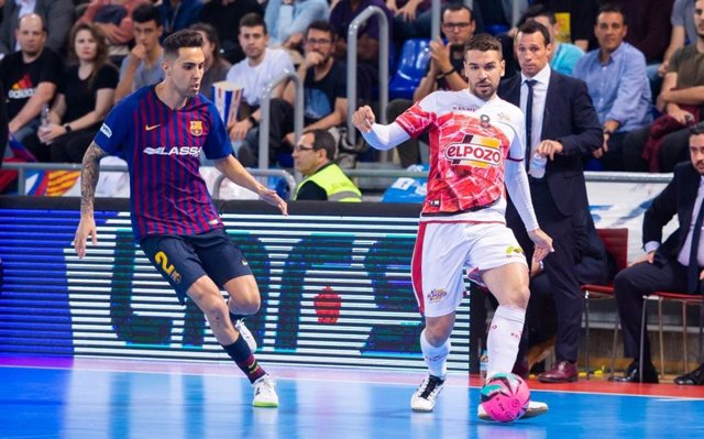 Fútbol sala/Playoffs.- (Crónica) ElPozo Murcia asalta el Palau con un triunfo en la prórroga