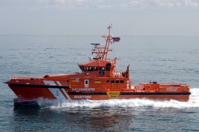 Rescatadas cien personas de tres pateras localizadas en distintos puntos del Mar de Alborán