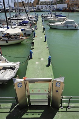 Puertos.- Fomento adjudica por 4,7 millones el contrato de vigilancia de los puertos andaluces