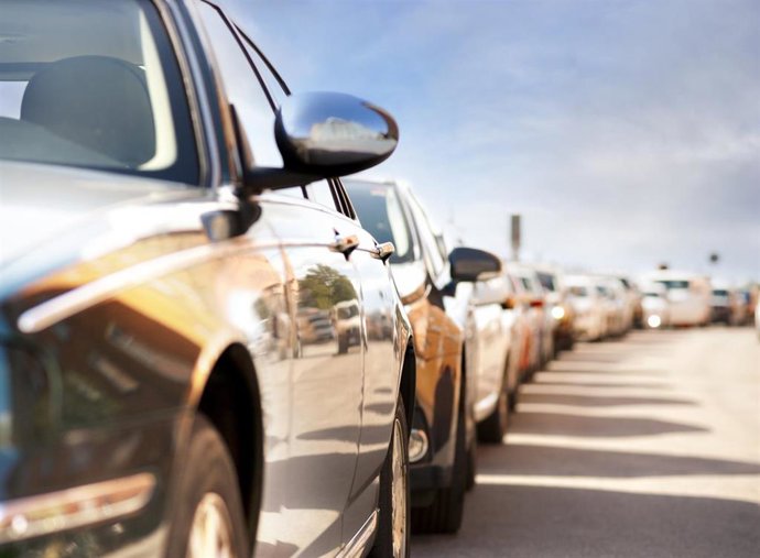 Las matriculaciones de coches caen un 10,5% en Canarias en abril