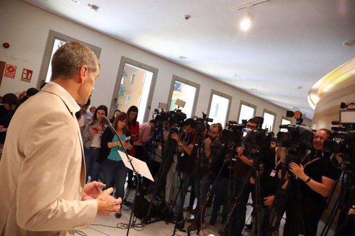 Investidura.- Cantó ve "una auténtica vergüenza" la suspensión y critica a Puig: "Es una marmota con el mismo discurso"