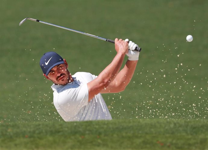 Golf/Campeonato PGA.- El estadounidense Koepka mantiene su amplia ventaja y roza la victoria en el Campeonato de la PGA