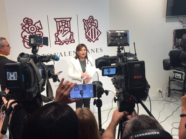 Investidura.-  Bonig cree "vergonzoso" la "claudicación" de Les Corts para que "el pacto de los sillones" se haga una fo