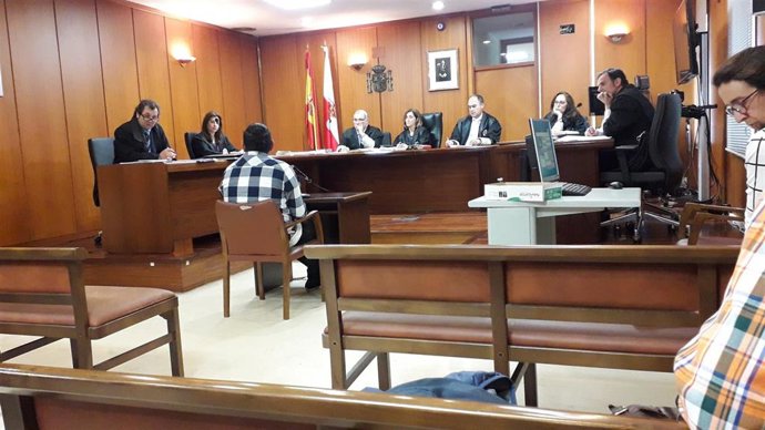 El acusado de abusar de un chico de 14 años asegura que fue consentido y que no sabía que era menor