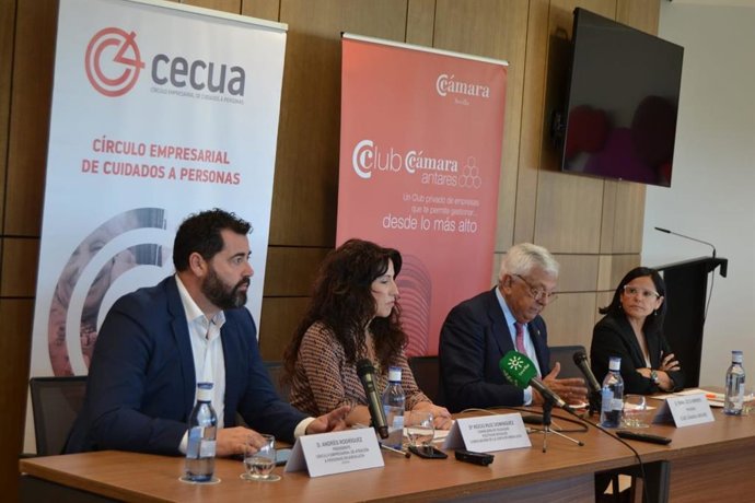 Las empresas del sector dicen que Andalucía lidera el reconocimiento de dependientes pero un 25% carece de prestación