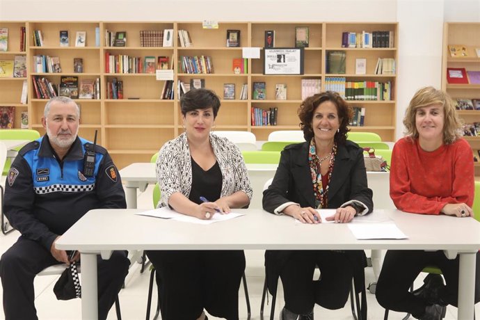 El IESO Iparralde de Pamplona se integra en el programa Tiempo Fuera y sustituirá las expulsiones por acciones sociales