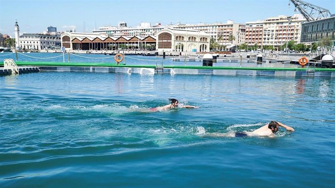LA MARINA DE VALNCIA ABRE LA PRIMERA PISCINA NATURAL DE LA CIUDAD