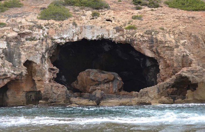 Turismo.- La Generalitat limitará el acceso a la Cova Tallada de Xbia (Alicante) desde este verano