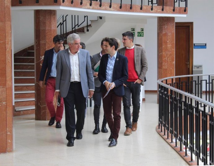 Santander.- PSOE y PRC constatan su "sintonía" e insisten a Cs con el cambio: "es imprescindible y un imperativo"