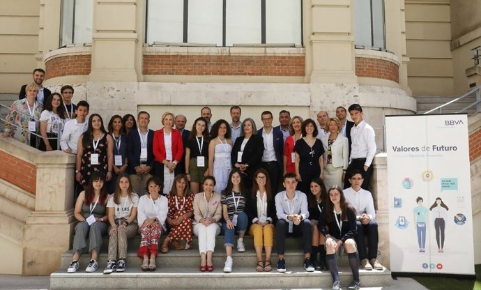 El colegio La Asunción, de Granada, ganador nacional de la X edición de 'Valores de futuro' de BBVA