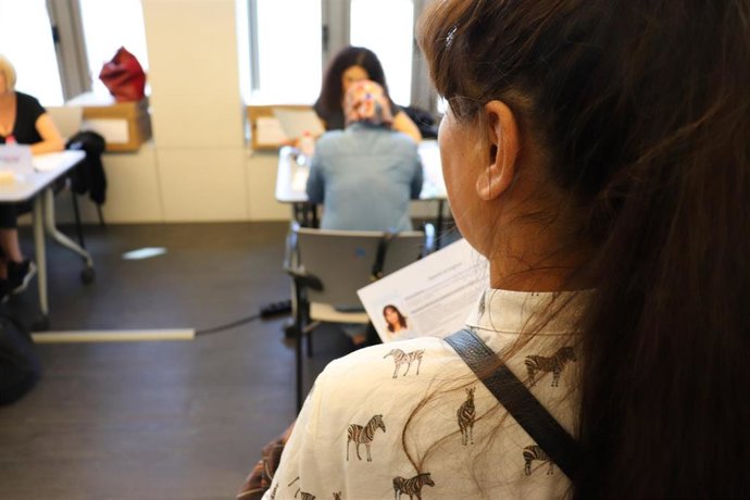 Más de 160 personas en riesgo de exclusión participan en un 'speed dating' laboral de La Caixa