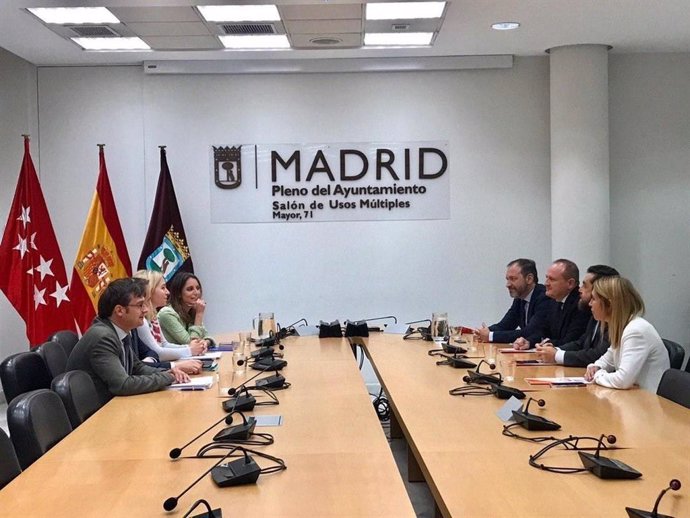 PP y Cs vuelven a reunirse mañana para acordar un gobierno en el Ayuntamiento de Madrid