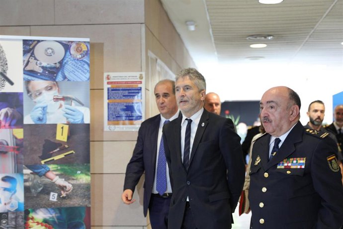 Grande-Marlaska preside la celebración del 25 aniversario de la creación de la Comisaría General de la Policía Científica